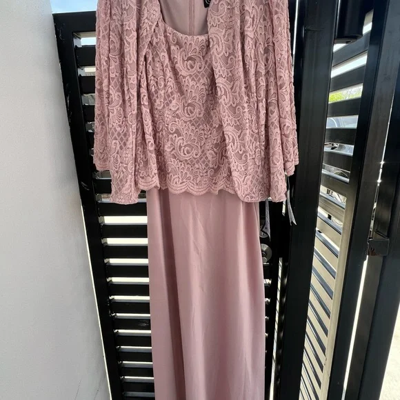 bentley lace dress Louise Bentley Fedore tea length wedding dress size UK 16